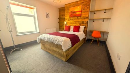 1 bedroom in a house share to rent - Photo 5