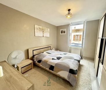 Location Appartement 3 pièces 87m² ROANNE 42300 - Photo 3