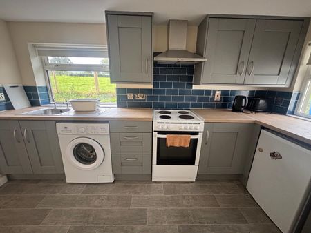3 Bed Cottage - Photo 4