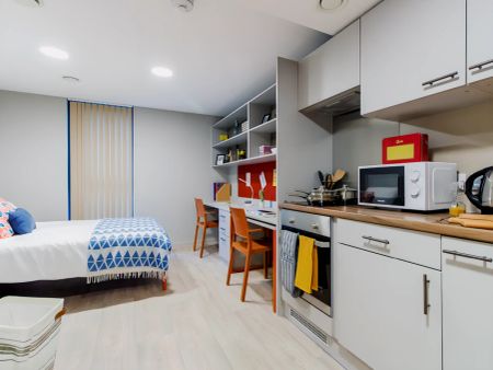 Platinum Studio Floors 1-6 - Photo 2