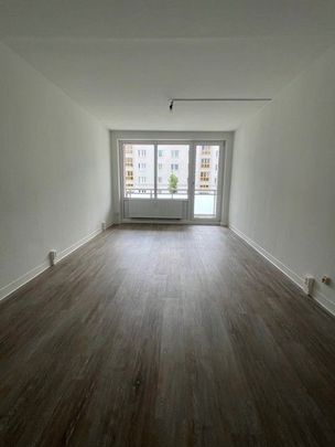 Herausgeputzte 2 Zimmerwohnung mit Balkon und Wannenbad! Ab November 2024 anmietbar! - Photo 1