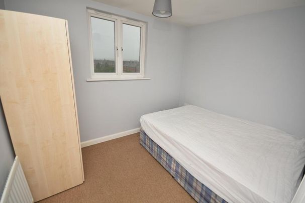 3 bedroom flat to rent - Photo 1