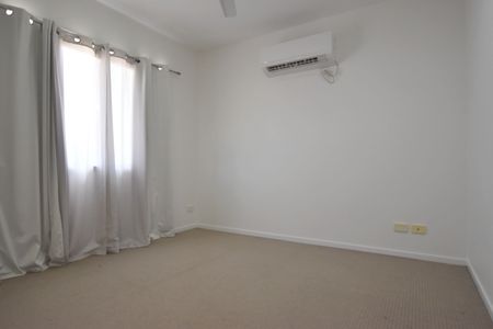 SUPERIOR & STYLISH EXECUTIVE HOME WITH IMPRESSIVE EXTRAS - Photo 2