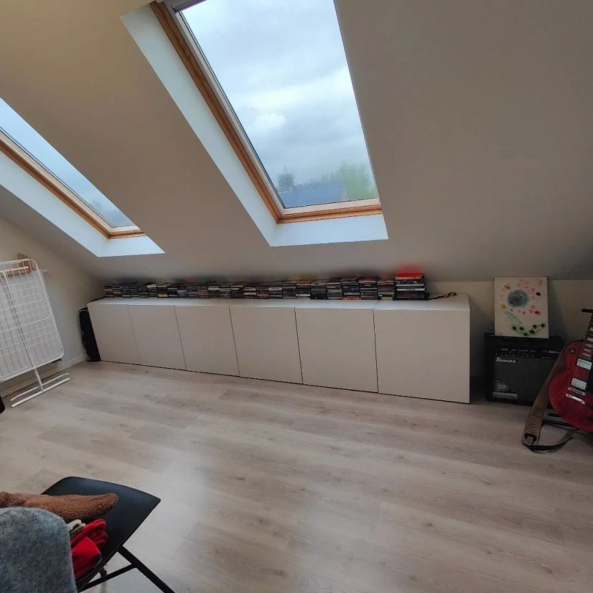Centraal gelegen appartement met twee slaapkamers met garage en berging - Photo 1