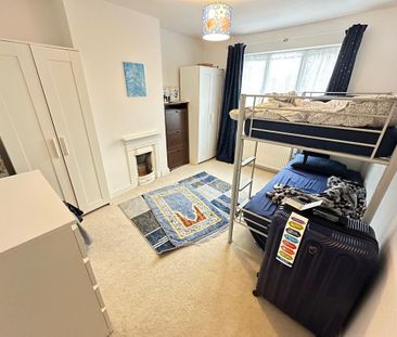 3 bedroom semi-detached house to rent - Photo 4