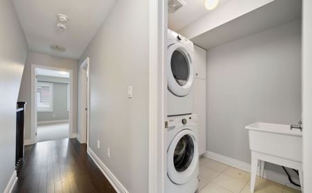 For Lease - 290 Royalton Common Unit# 67, Oakville, Ontario - Photo 2