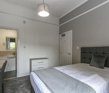 1 bedroom in a house share to rent - Photo 6