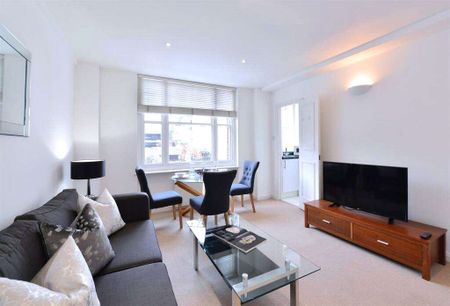 One bedroom apartment just off Berkeley Square with porter and lift. - Photo 3