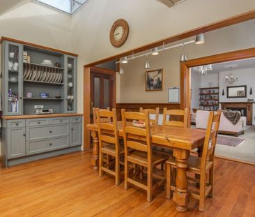 Space, Sunshine and Style in Roslyn - Photo 5