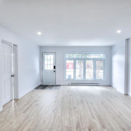 Logement style maison entièrement rénové – Sainte-Justine-de-Newton - Photo 4