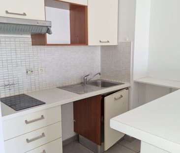 Location Appartement 2 pièces 42m² STE CLOTILDE 97490 - Photo 3