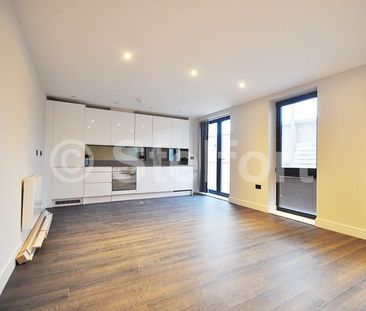 Granville Road, NW2, London - Photo 3