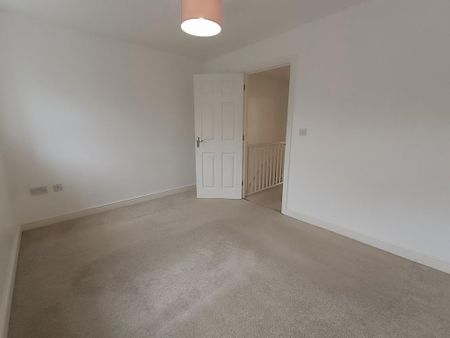 2 bedroom semi-detached house to rent - Photo 3