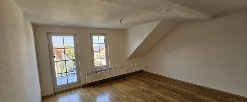 Lichtdurchflutete Dachwohnung mit Weitblick und großzügigem Balkon - Foto 1