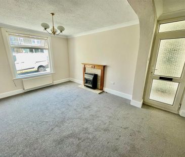 2 bedroom semi-detached house to rent - Photo 3