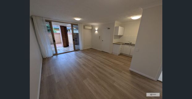 Refreshed, oversized one bedroom apartment - Photo 1