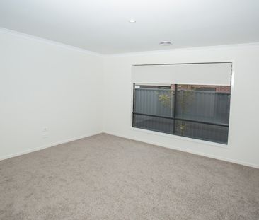 Room To Move in Established Alfredton - Photo 5