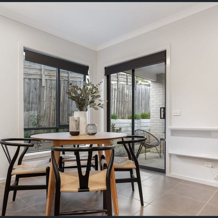 North Side Beauty - Photo 1