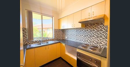 Good condition 2 Bedroom Apartment in Prime Canley Vale Location - Photo 5