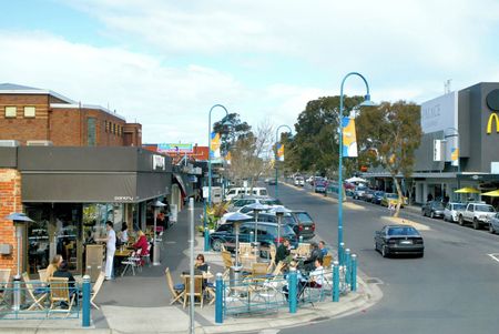 VERSATILE BAYSIDE BEAUTY WITH HUGE ENTERTAINING DECK - Photo 3