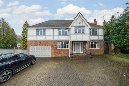 House to rent with 5 bedrooms, Downs View, Tadworth - Photo 5