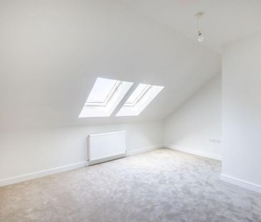 4 bedroom semi-detached house to rent - Photo 4