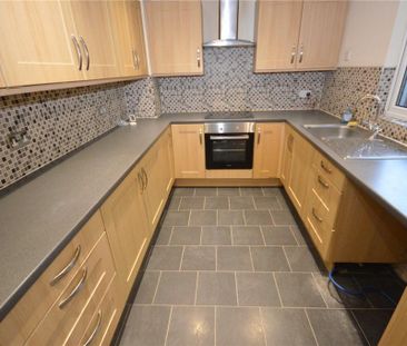 3 bedroom terraced house to rent - Photo 5