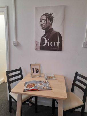 Studio to rent - Photo 1