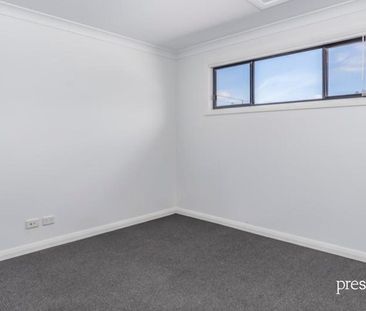 CONTEMPORARY STYLISH TOWNHOUSE WITH MANY GREAT FEATURES IN POPULAR ... - Photo 1