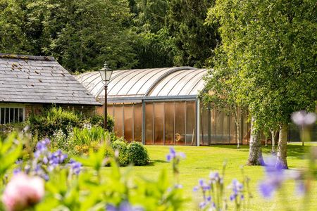 An exquisite six bedroom family house, recently re-thatched, surrounded by beautiful gardens. - Photo 5