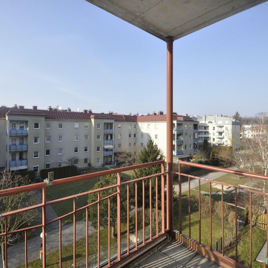 Geförderte Genossenschaftswohnung mit Balkon (Singlewohnung) nähe Traisenpark und Seengebiet - Photo 1