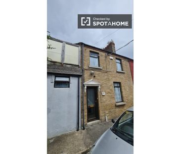 Room in shared flat for rent in The Coombe, Dublin. - Photo 4