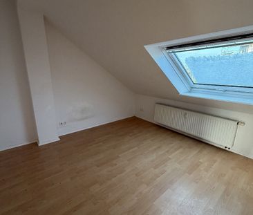 Charmante Dachgeschosswohnung in Leipzig - Photo 1