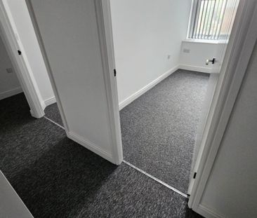 2 bed Flat - To Let - Photo 2