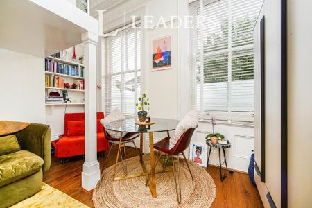 Studio to rent - Photo 3