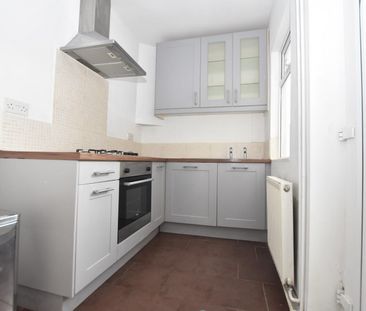 2 bedroom House To Let Total Size: 721 SQ FT - Photo 3