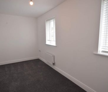 2 bedroom semi-detached house to rent - Photo 3