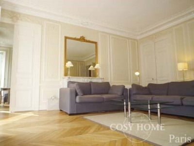 Appartement • Saint Philippe du Roule - Photo 2