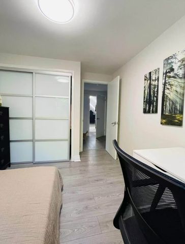 For Lease - 166 Chaplin Crescent Unit# 2nd floor one room, Toronto, Ontario - Photo 5