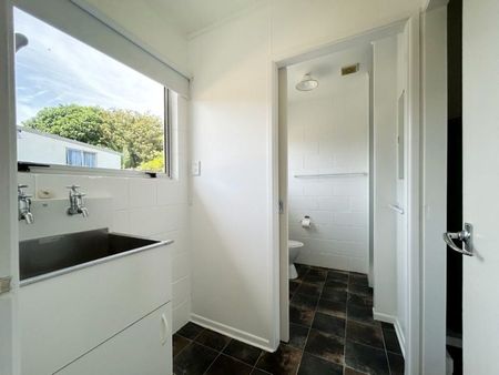 52 Bayly Street, Waitara, Unit 2 - Photo 2