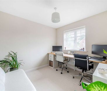 An extremely well presented 3 bedroom semi detached home to rent, t... - Photo 4