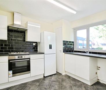 3 bedroom terraced house to rent - Photo 5