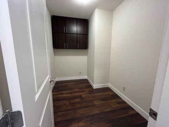 1 Bed +Den, 1 Bath – Aria - Photo 1