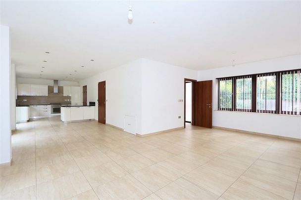 5 bedroom detached house to rent - Photo 1