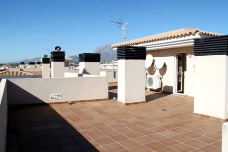 3 Bedrooms Penthouse in Albir Alicante (Costa Blanca) - Photo 5