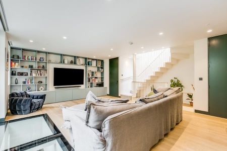 3 bedroom flat to rent - Photo 3