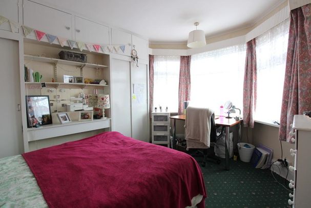 4 bedroom semi-detached house to rent - Photo 1