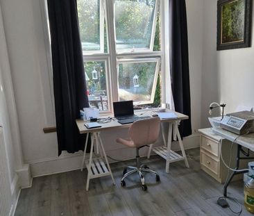 Room in a Shared House, Amesbury Ave, SW2 - Photo 3