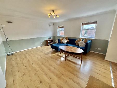 2 bedroom flat to rent - Photo 4