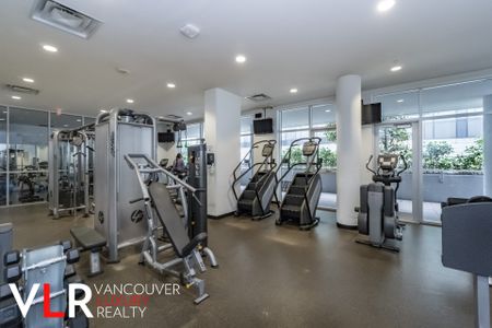 Condo in Downtown Vancouver, BC - Photo 4